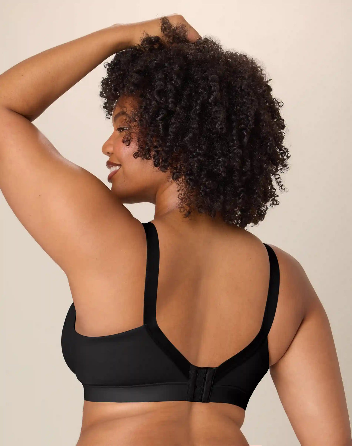 Playtex Women's Wireless Bra, Smoothing Comfort, Moisture-Wicking